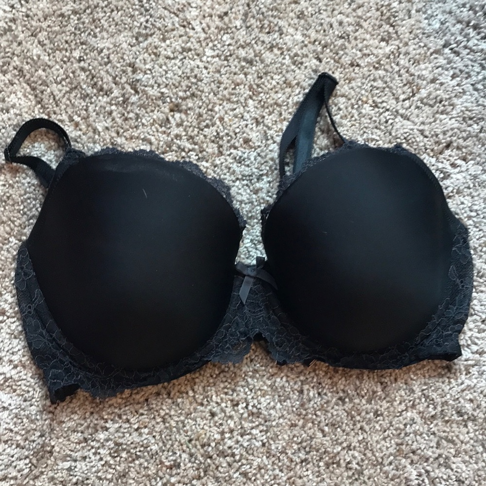 Victoria Secrete Bra size 32DDD